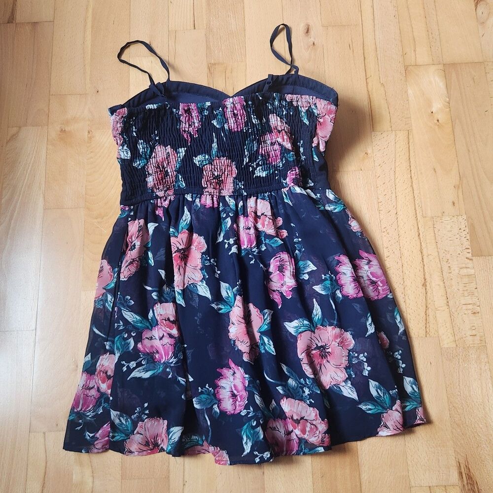 Xhilaration Navy Floral Flowy Romper, Medium - Picture 4 of 9